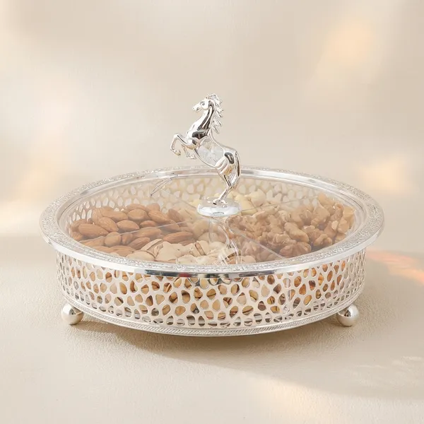 Round_Box_With_Horse_Knob_-_Pin_Size_Silver