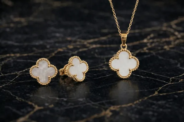 Set_Of_2_Pieces_|_18K_Gold_Tone_Titanium_Steel_Anti_Tarnish_Moonlit_Meadow_Lucky_Four_Leaf_Clover_Pendant_And_Earrings_For_Women_-_Waterproof,_Lifeproof,_Hypoallergenic