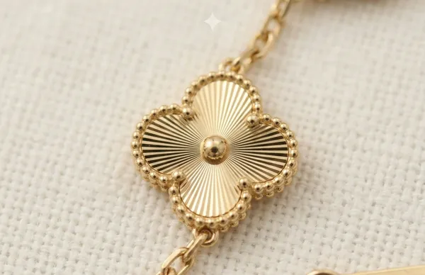 Aurelia_Sunburst_Lucky_Four_Leaf_Clover_18K_Gold_Tone_Titanium_Steel_Anti_Tarnish__Anti_Tarnish_Bracelet_For_Women