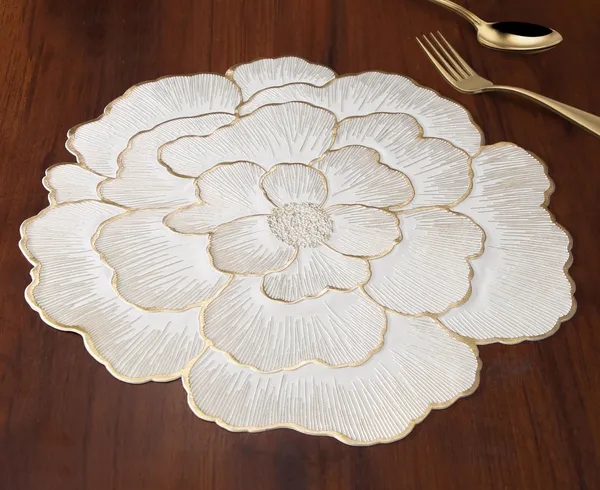 Off_White_Flower-Shaped_Decorative_Placemat_Set_With_Gold_Border
