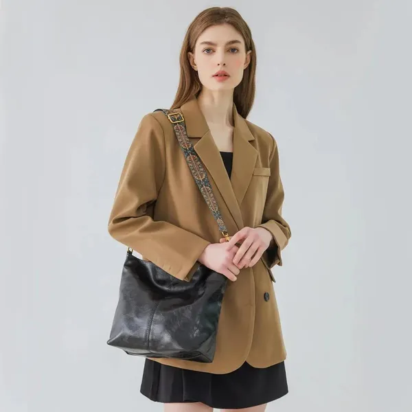 Black_Pu_Leather_Novella_Travel_Tote_Handbag_For_Women