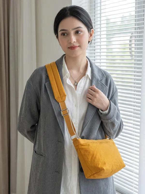 Minimalist_Mustard_Yellow_Crossbody_Bag_Sling_&_Nylon_Shoulder_Bag