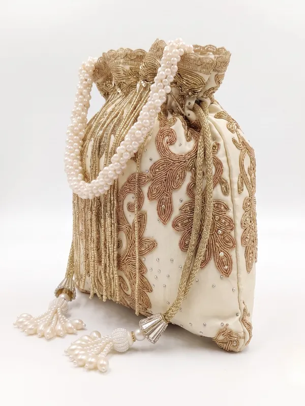 Gold_Embroidered_Elegant_Pearl_Handle_Potli