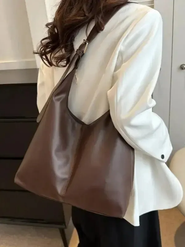 Coffee_Smooth_Leather_Shoulder_Bag_Lightweight_Hobo_Bag_for_Women