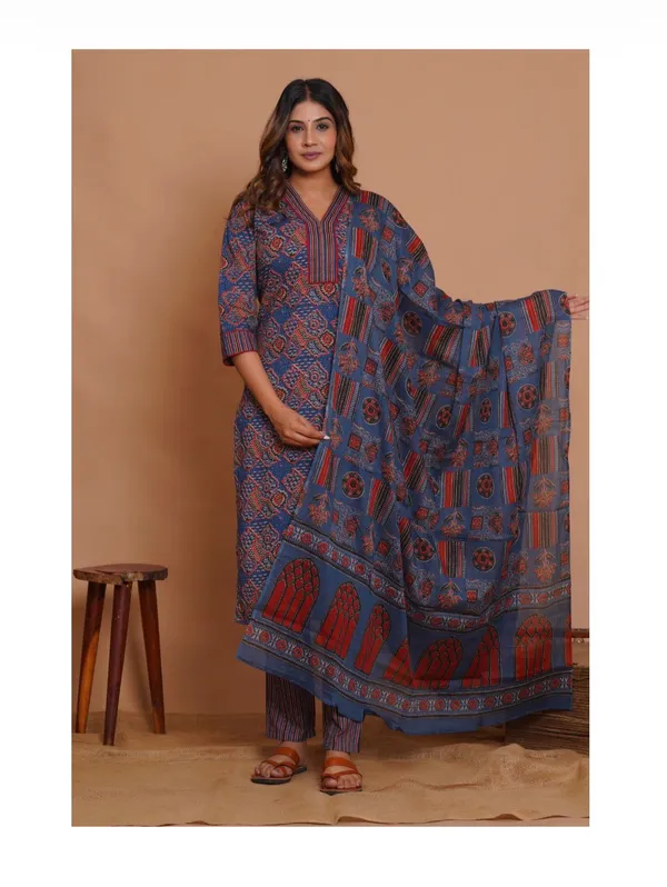 Blue_Cotton_Printed_Suit_Set_For_Women