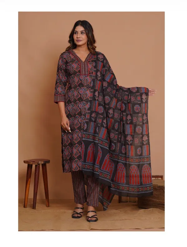 Blue_Cotton_Printed_Suit_Set_For_Women