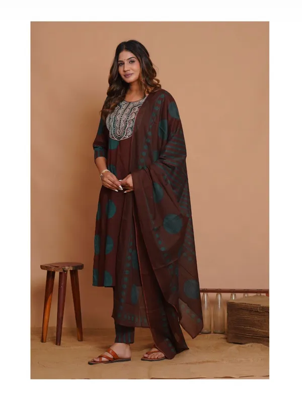 Brown_Cotton_Tie-Dye_Suit_Set_For_Women