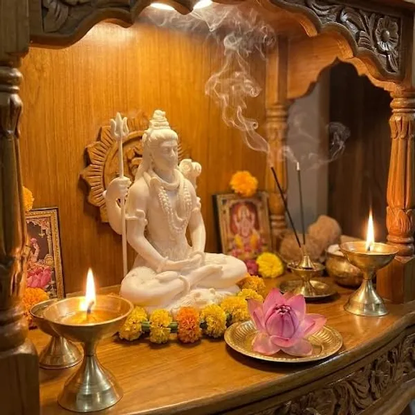 Earthen_Lord_Shiva_Meditating_Idol_With_Trishul_Damru_Mahadev_Murti_For_Home_Temple_Car_Dashboard_Office_Decor_3_Inch_White