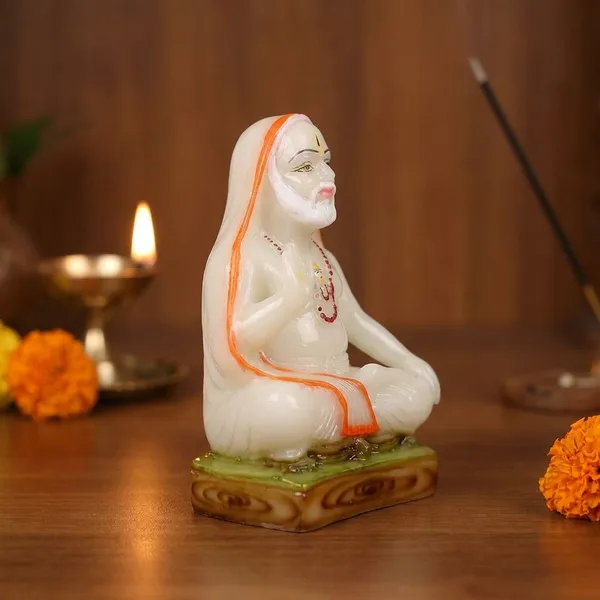 Orange_And_White_Ceramic_Glossy_Religious_Meditation_Statue_For_Home_Decor