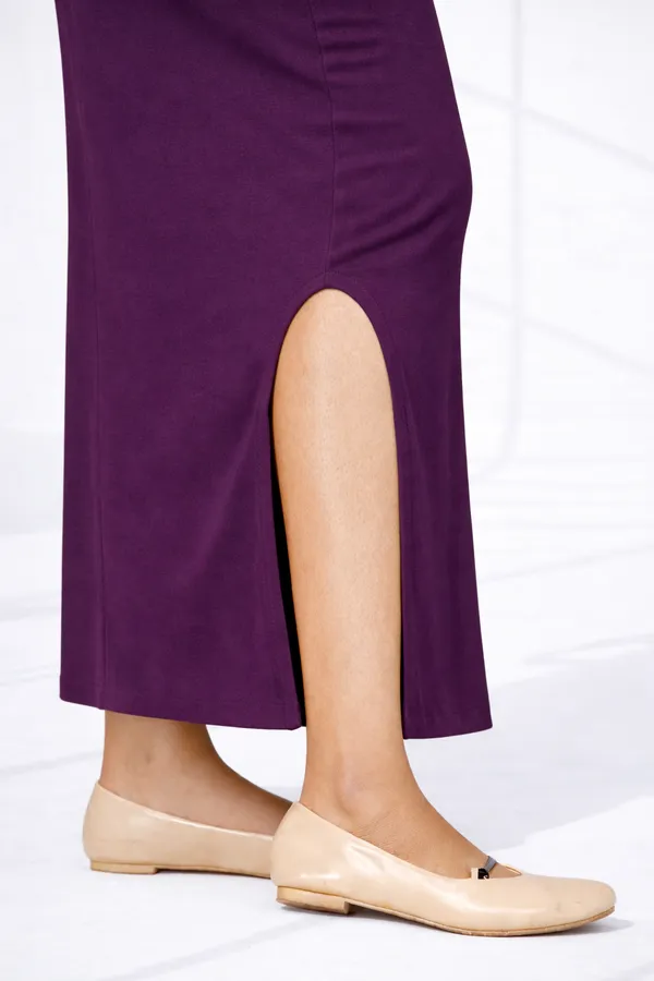 Premium_Dark_Purple_Cotton_Blend_Saree_Petticoat_For_Women_Stretchable_Fishcut_Shapewear_Underskirt