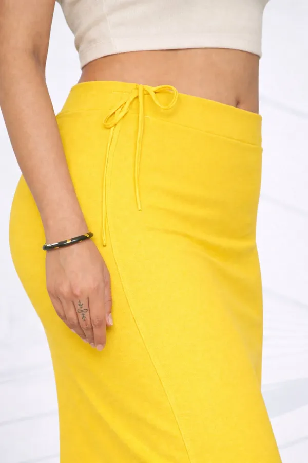 Premium_Women_Cotton_Straight_Cut_Yellow_Saree_Petticoat_Shapewear_Stretchable_Cotton_Blend_Petticoat