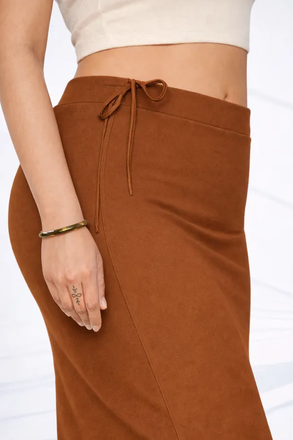 Premium_Chocolate_Brown_Cotton_Blend_Saree_Petticoat_For_Women_Stretchable_Fishcut_Shapewear_Underskirt