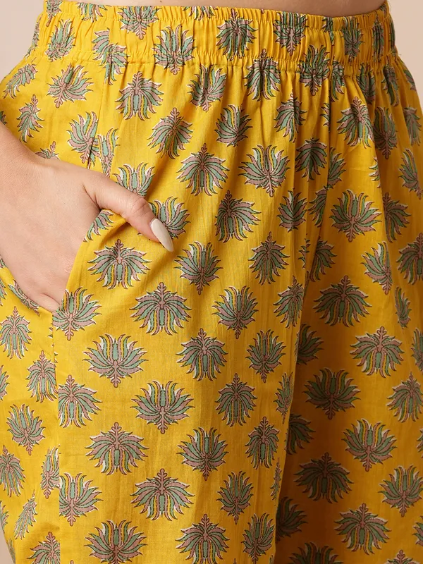 Yellow_Cotton_Blend_Premium_Hazel_Kurti_Set_For_Women