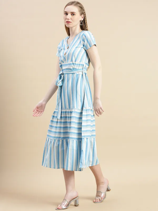 Blue_And_White_Cotton_Blend_Premium_Tina_Dress_For_Women
