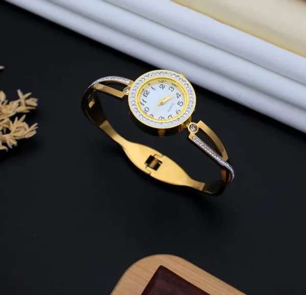 Elegant_Gold_Tone_Bangle_Watch_With_Crystal_Detailing_For_Women