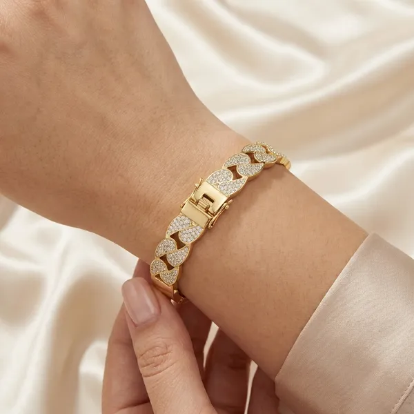 Elegant_Gold_Plated_Cuban_Link_Bracelet_With_Diamond_Studded_Design_For_Women