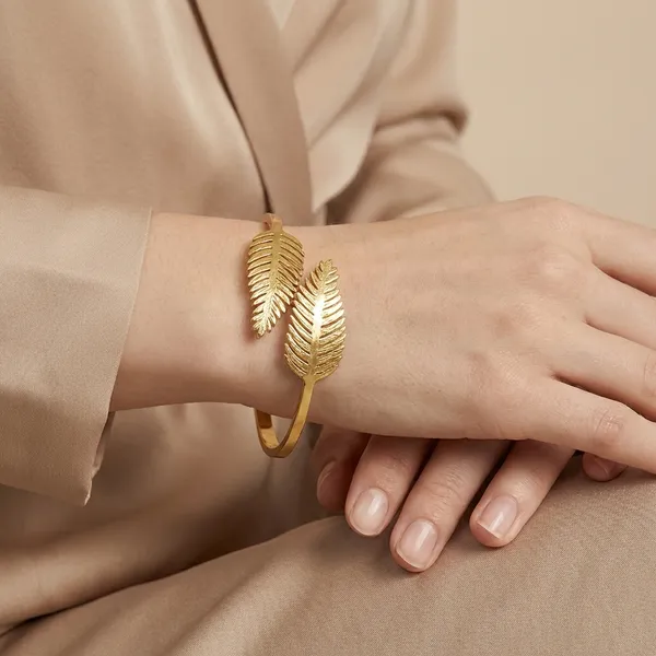 Golden_Feather_Design_Cuff_Bracelet_For_Women