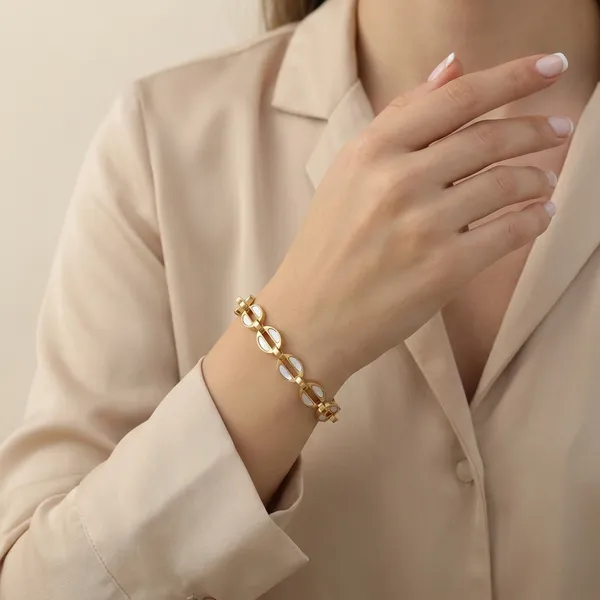Elegant_Gold_Plated_Oval_Link_Bracelet_For_Women