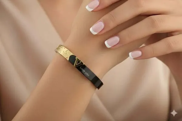 Gold_And_Black_Stainless_Steel_V_Love_You_Bracelet_For_Women