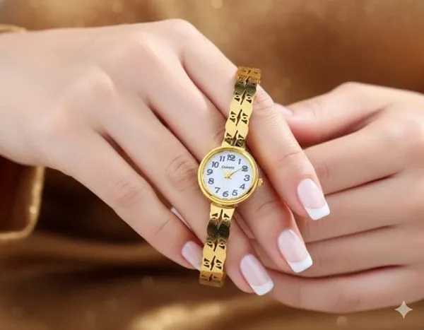 Elegant_Gold_Toned_Bracelet_Watch_With_Floral_Link_Design_For_Women