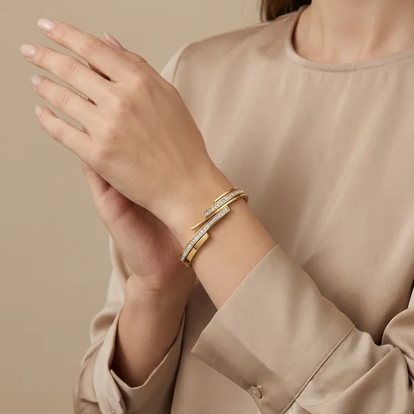 Elegant_Gold_Plated_Crystal_Studded_Cuff_Bracelet_For_Women