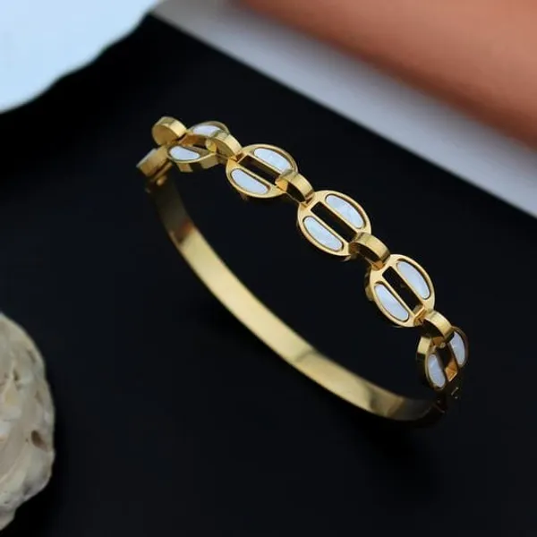Elegant_Gold_Plated_Oval_Link_Bracelet_For_Women
