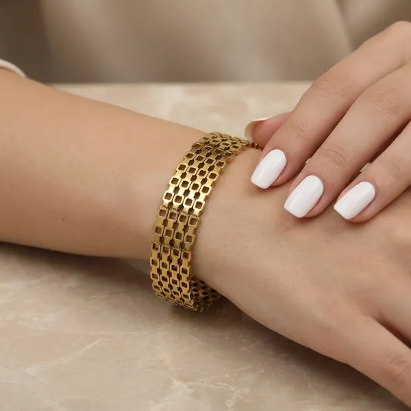 Golden_Mesh_Bracelet_Elegant_Designer_Bangle_For_Women
