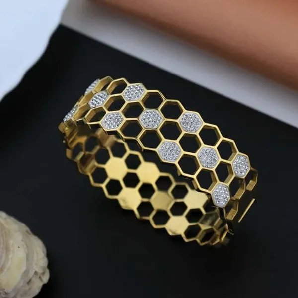 Gold_Plated_Honeycomb_Diamond_Studded_Bracelet_For_Women