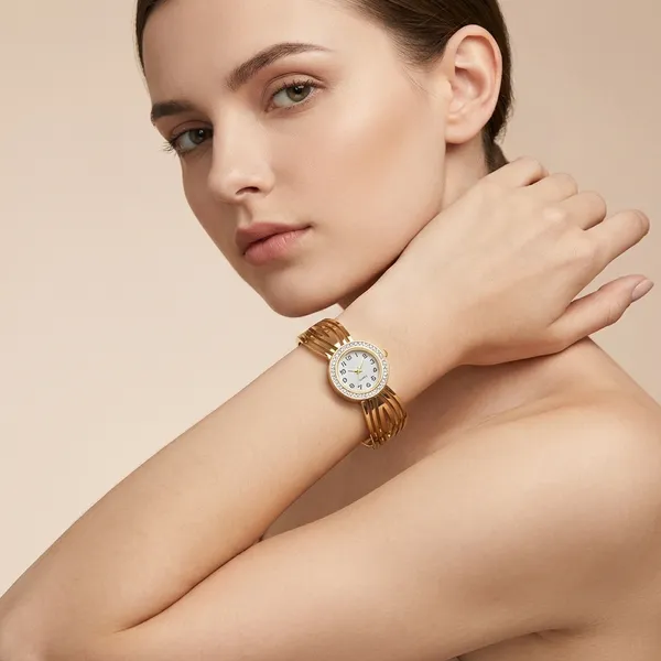 Elegant_Gold_Tone_Bangle_Watch_With_Crystal_Detailing_For_Women