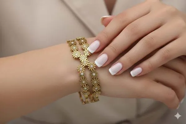 Gold_Plated_Daisy_Flower_Bracelet_For_Women