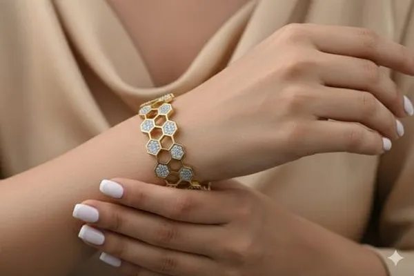 Gold_Plated_Honeycomb_Diamond_Studded_Bracelet_For_Women