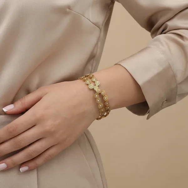 Gold_Plated_Daisy_Flower_Bracelet_For_Women
