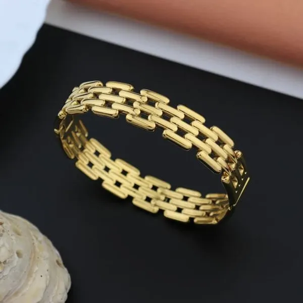 Gold_Toned_Geometric_Link_Bracelet_For_Women