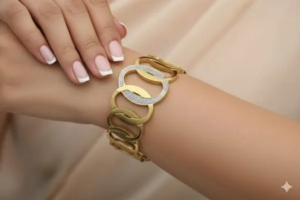 Gold_Toned_Interlocking_Rings_Statement_Bracelet_With_Crystal_Accent_For_Women