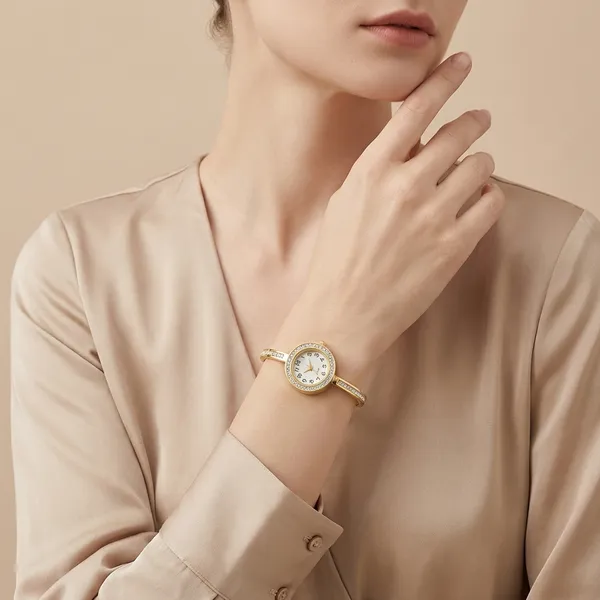 Elegant_Gold_Tone_Crystal_Watch_Bracelet_For_Women
