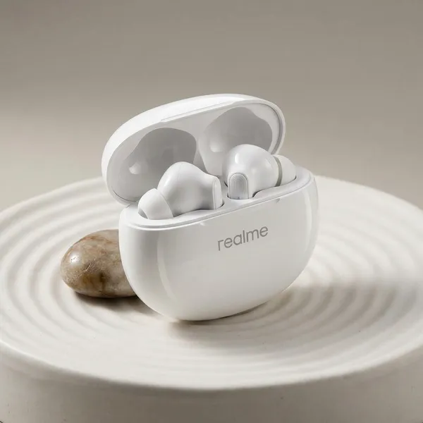 White_Realme_Buds_Air_3_True_Wireless_Earbuds_White_Charging_Case