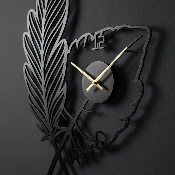 Decorative_Metal_Leaf_Design_Wall_Clock_-_Black_With_Gold_Hands