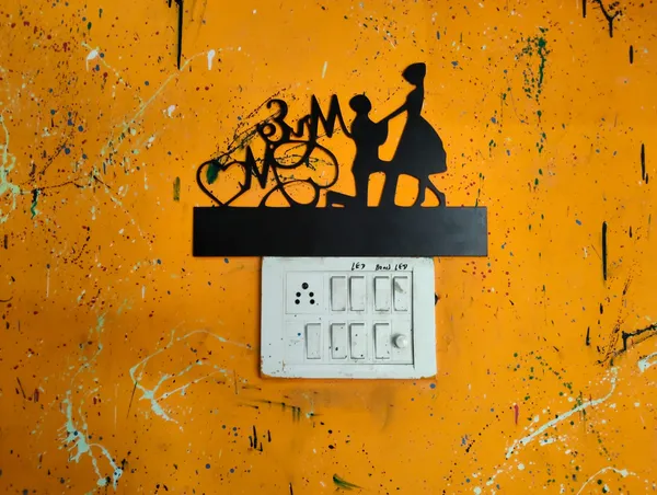 Romantic_Couple_Metal_Wall_Art