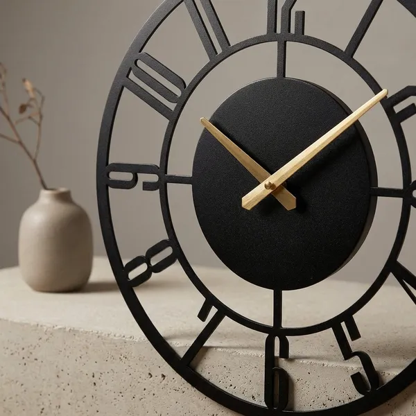 Modern_Decorative_Wall_Clock_With_Roman_Numerals_-_Black_Metal_Frame_With_Gold_Hands