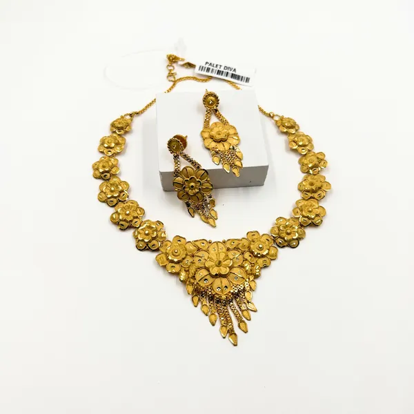 Gold_Neckless_Set_For_Women