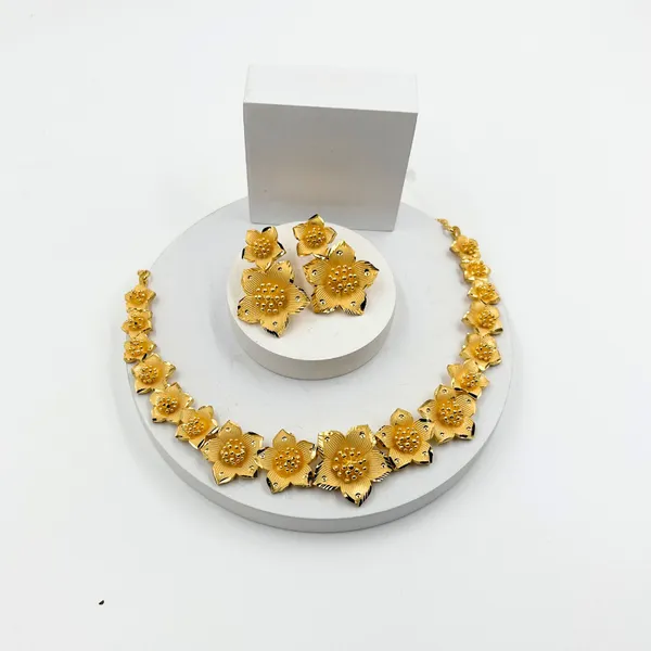 Gold_Neckless_Set_For_Women