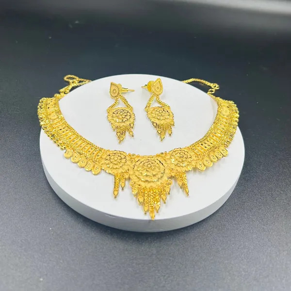 Gold_Neckless_Set_For_Women