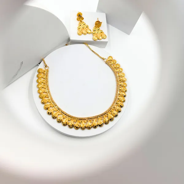 Gold_Neckless_Set_For_Women