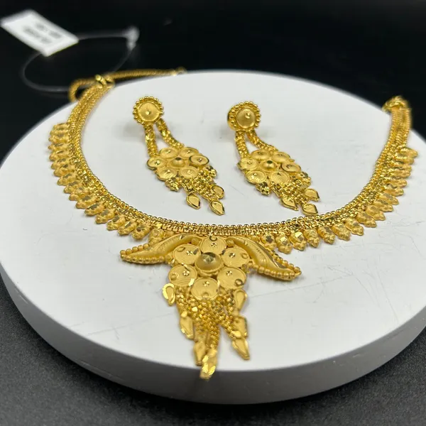 Gold_Neckless_Set_For_Women