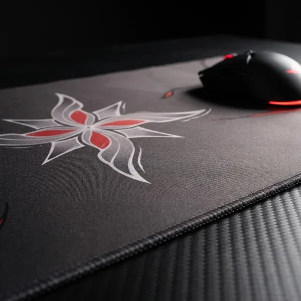 Multicolor_Large_Gaming_Mouse_Pad_With_Star_Design
