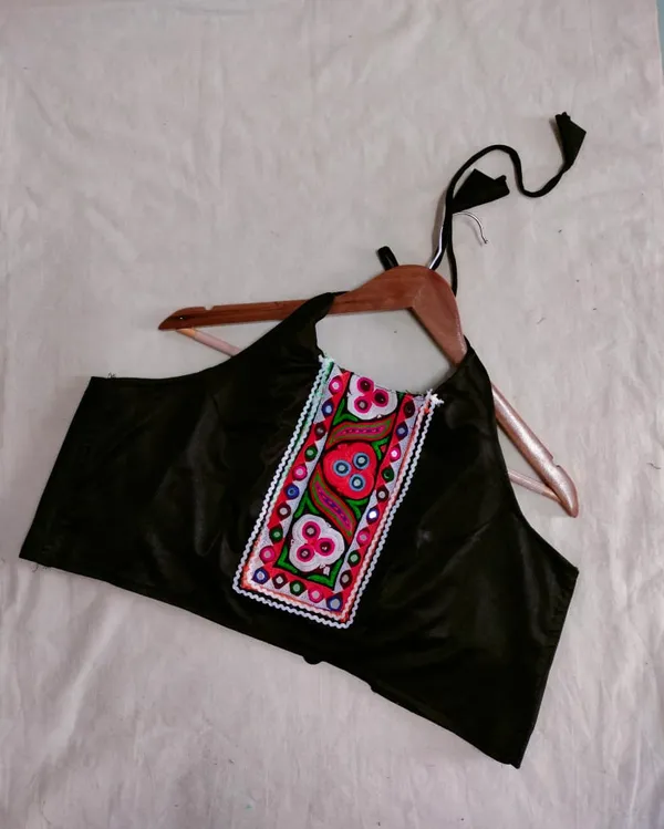 Black_Gamthi_silk_Premium_Blouse_For_Women