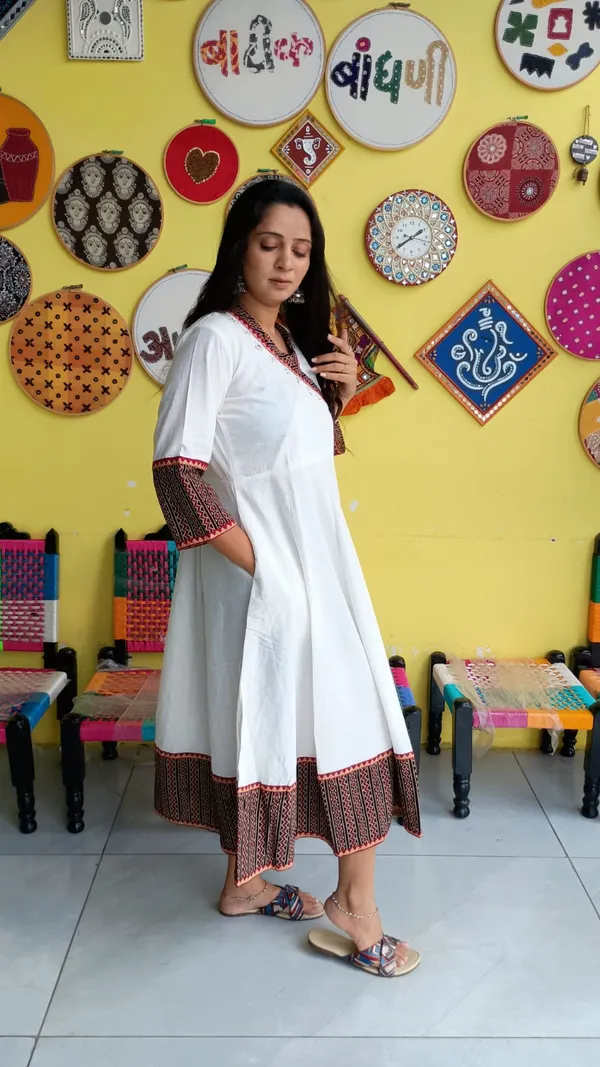 White_Cotton_Premium_Kurti_For_Women
