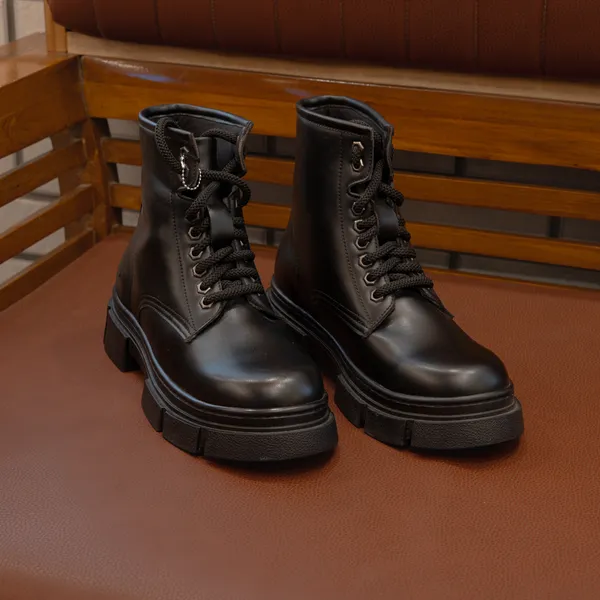 The_Player_Boots