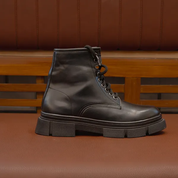 The_Player_Boots