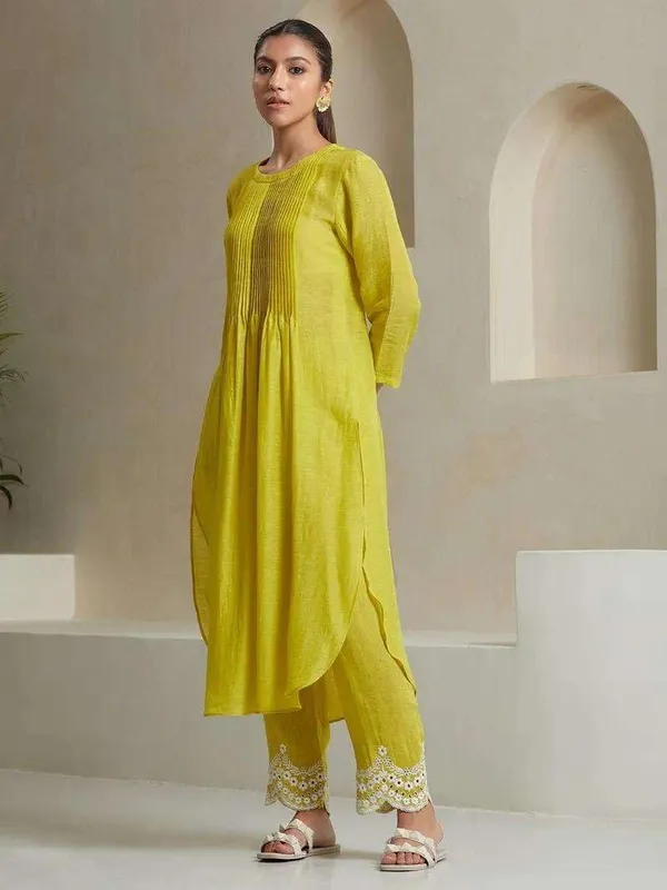Parrot_Green_Cotton_Printed_Linen_Flared_Straight_Kurti_With_Palazzo_And_Dupatta_(Parrot_Green)_For_Women